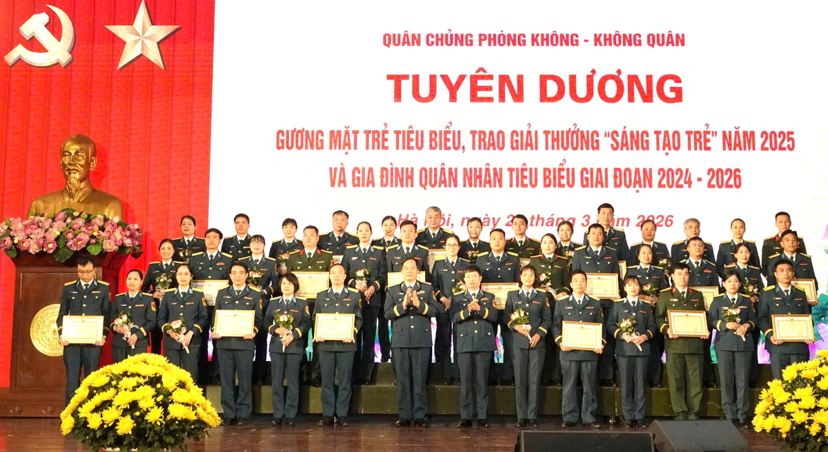 Quân chủng Phòng không - Không quân tuyên dương các gương mặt trẻ, gia đình quân nhân tiêu biểu- Ảnh 6.