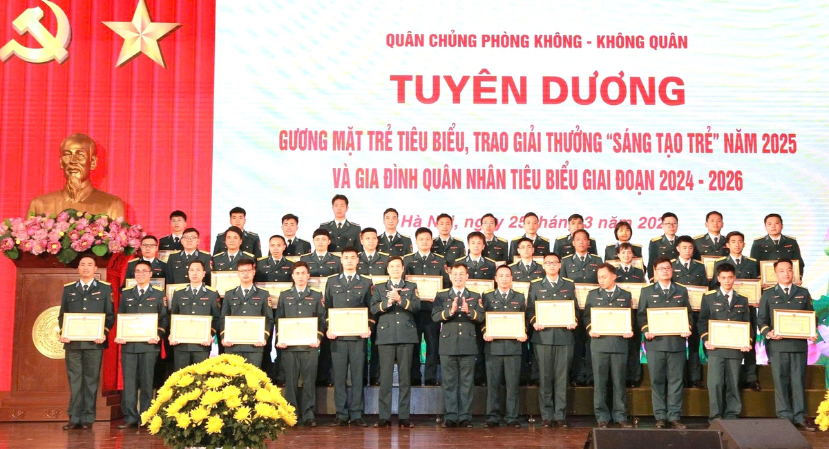 Quân chủng Phòng không - Không quân tuyên dương các gương mặt trẻ, gia đình quân nhân tiêu biểu- Ảnh 7.