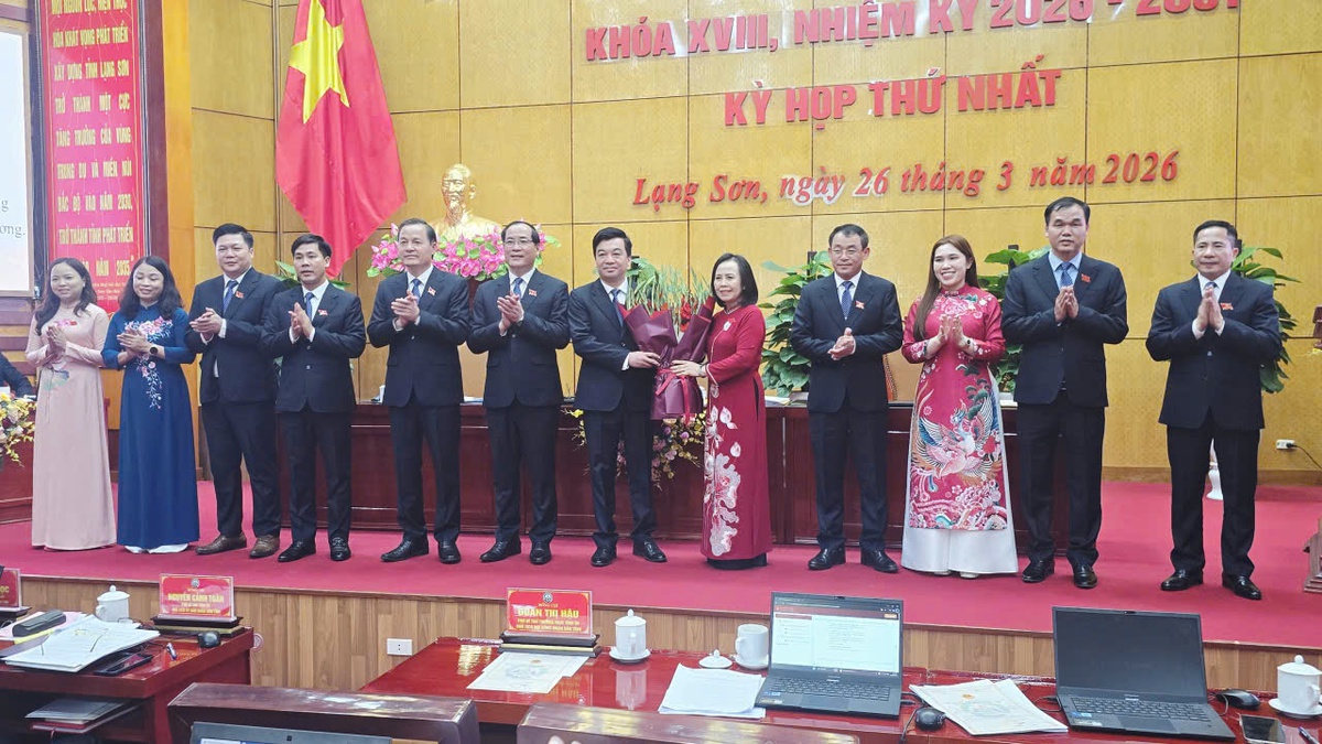 Bà Đoàn Thị Hậu được bầu làm Chủ tịch HĐND tỉnh Lạng Sơn khóa XVIII- Ảnh 7.