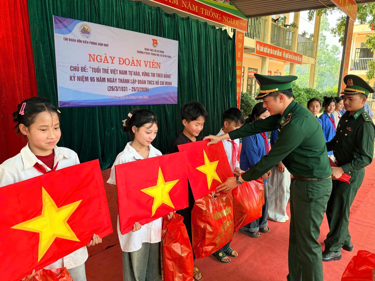 Khơi dậy niềm tự hào, trách nhiệm của thế hệ trẻ vùng biên - Ảnh 2.