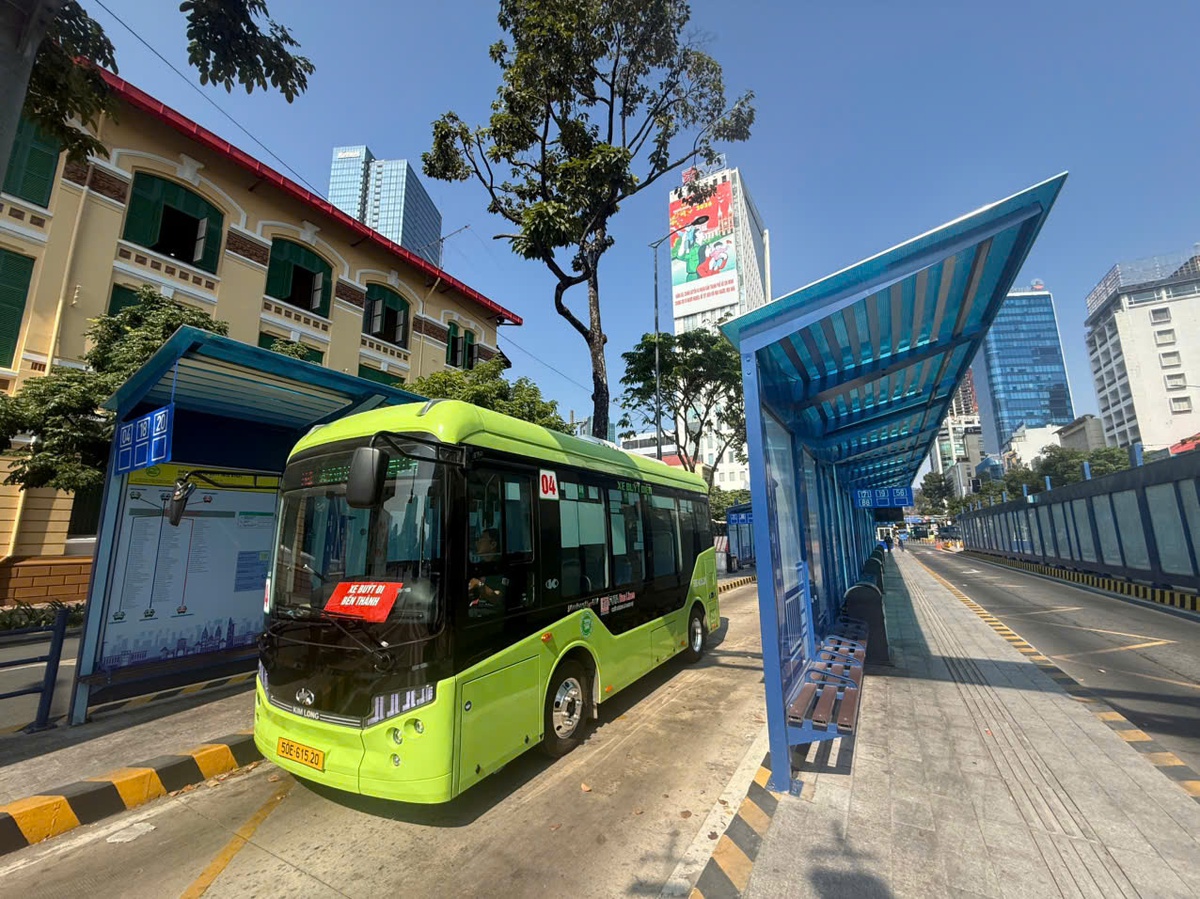 TPHCM: Giao thông công cộng "hút khách" trước biến động giá nhiên liệu- Ảnh 2.