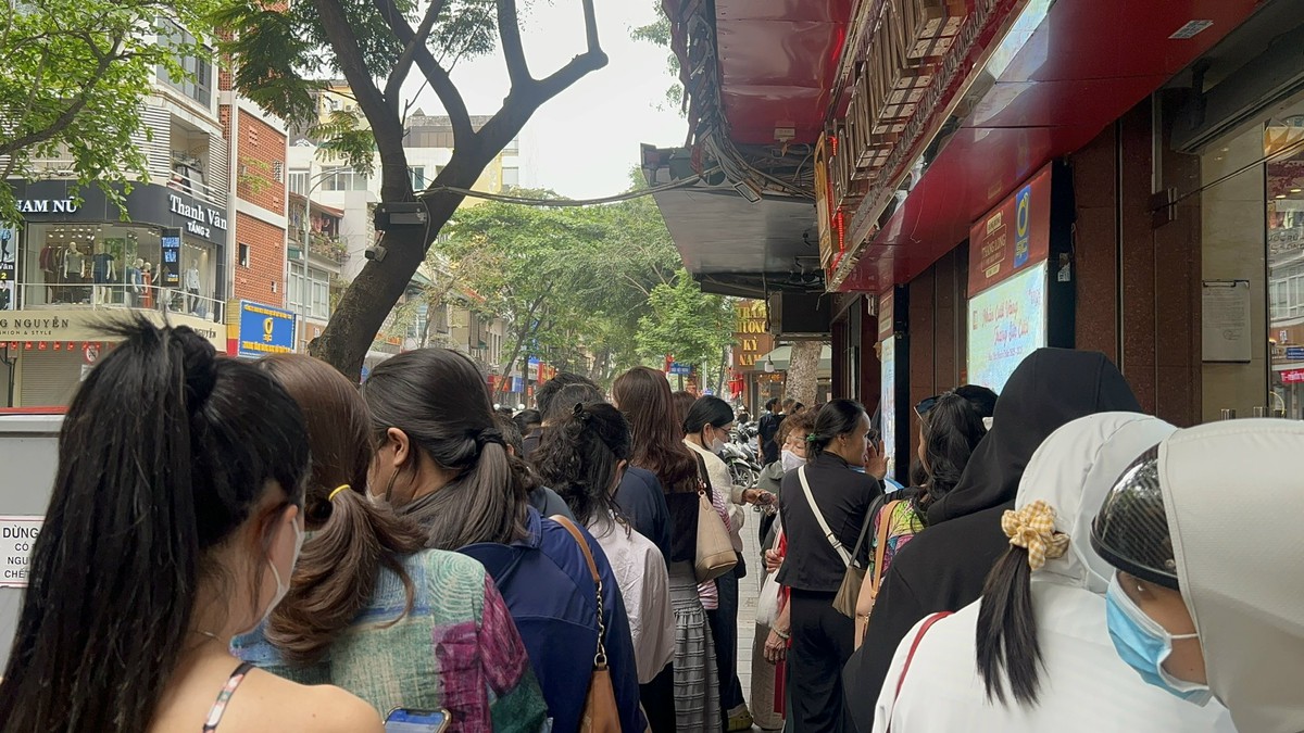 Giá vàng đảo chiều sau sự việc tại Bảo Tín Minh Châu- Ảnh 1.