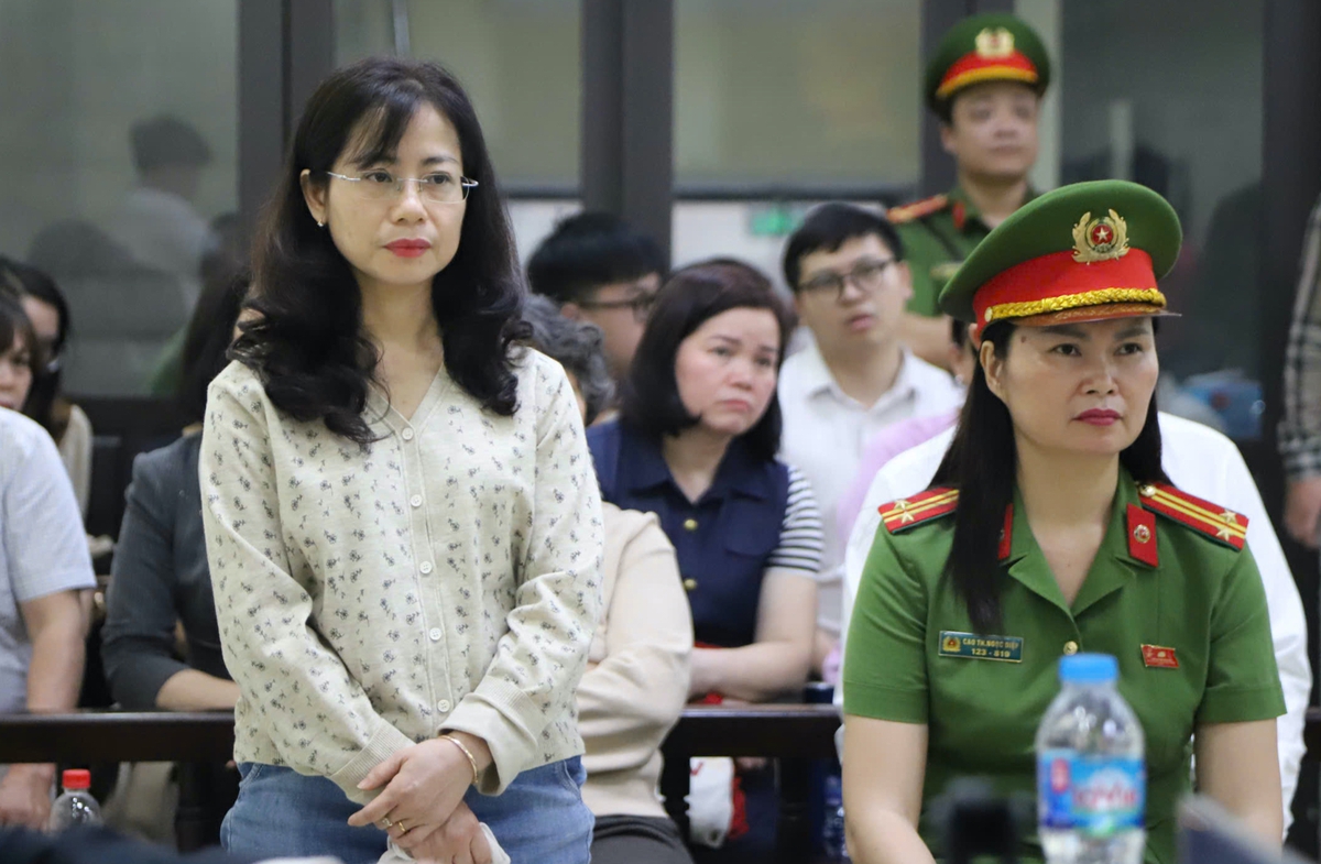 Cựu hiệu trưởng Trường THCS Ba Đình bị tuyên phạt 3 năm tù- Ảnh 2.