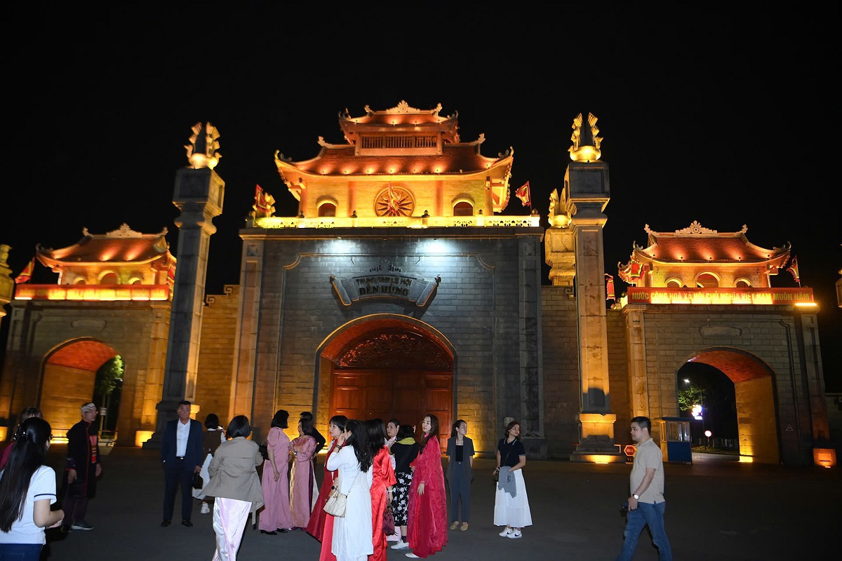 Giỗ Tổ Hùng Vương - Lễ hội Đền Hùng 2026: Hé lộ chuỗi sự kiện quy mô, giàu bản sắc Đất Tổ- Ảnh 4. Giỗ Tổ Hùng Vương - Lễ hội Đền Hùng 2026: Hé lộ chuỗi sự kiện quy mô, giàu bản sắc Đất Tổ- Ảnh 4.