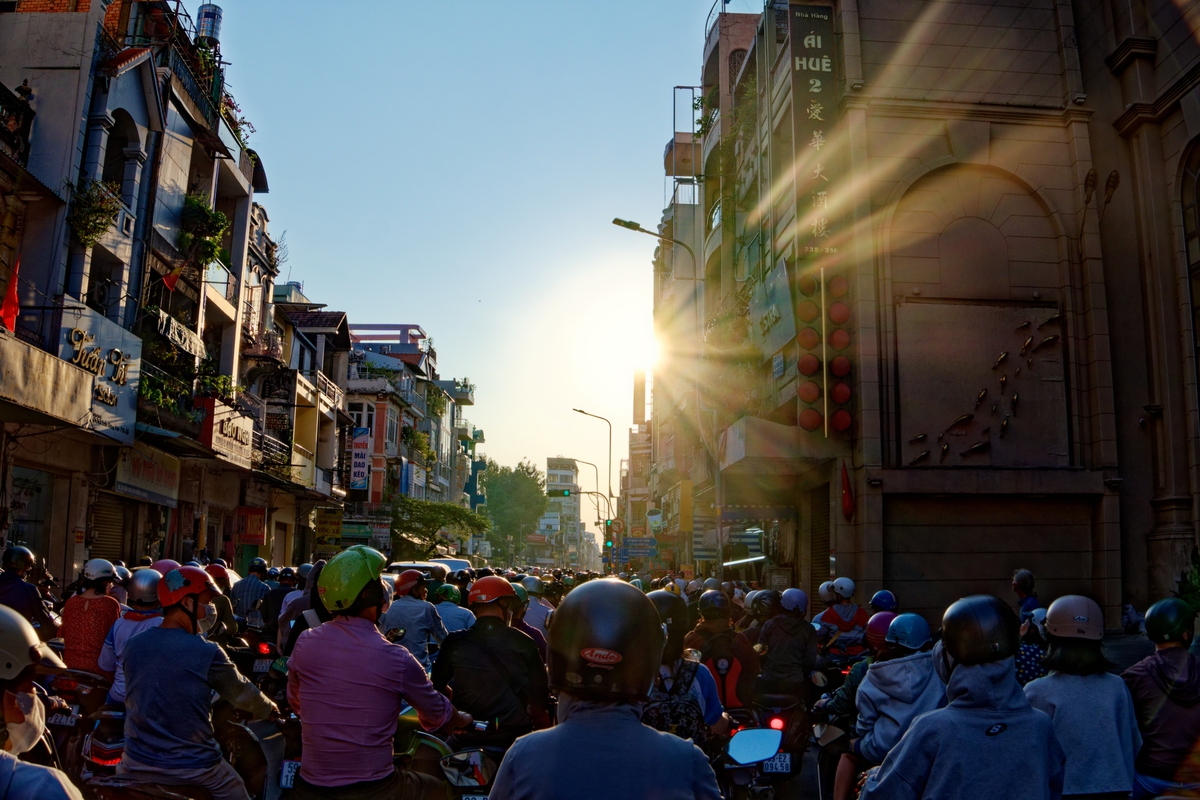 TPHCM: Nhọc nhằn mưu sinh ngoài trời trong ngày nắng như "chảo lửa"- Ảnh 10.