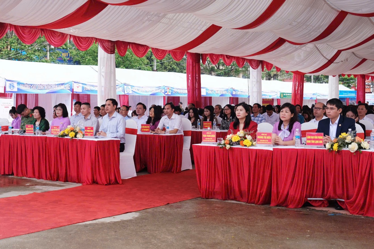 Lạng Sơn khơi thông “điểm nghẽn” việc làm cho lao động miền núi- Ảnh 2.