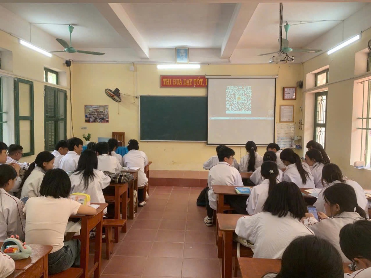 Hưng Yên: Hơn 120.000 học sinh kiểm tra kiến thức giao thông bằng quét mã- Ảnh 2.