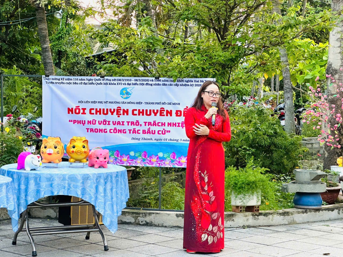 Hội LHPN TPHCM mời nữ nhân chứng lịch sử 85 tuổi "truyền lửa" cho cán bộ Hội- Ảnh 5. Hội LHPN TPHCM mời nữ nhân chứng lịch sử 85 tuổi "truyền lửa" cho cán bộ Hội- Ảnh 5.