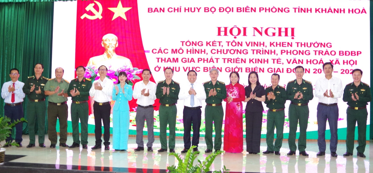 Khánh Hòa: Khen thưởng các mô hình, phong trào của Bộ đội Biên phòng khu vực biên giới biển- Ảnh 3.