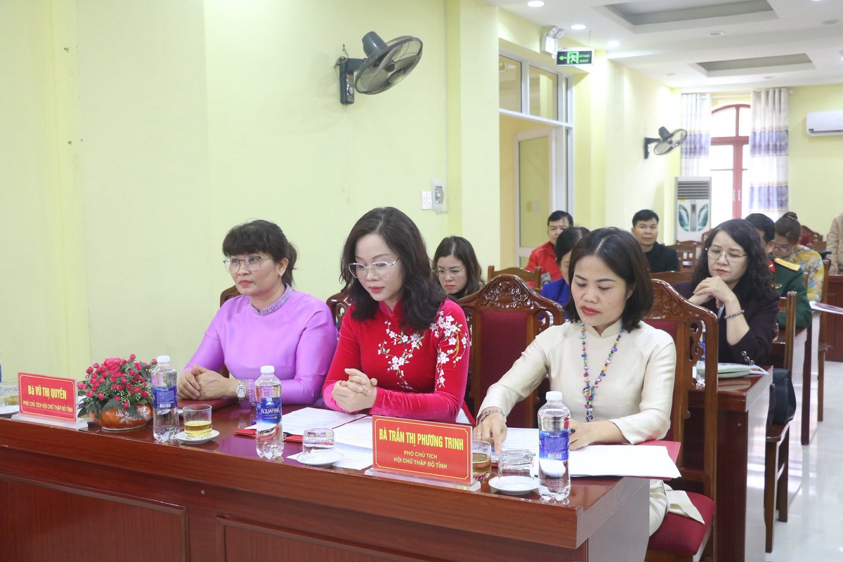 Bà Nguyễn Thu Hoài làm Chủ tịch Hội Chữ thập đỏ tỉnh Lạng Sơn- Ảnh 4.