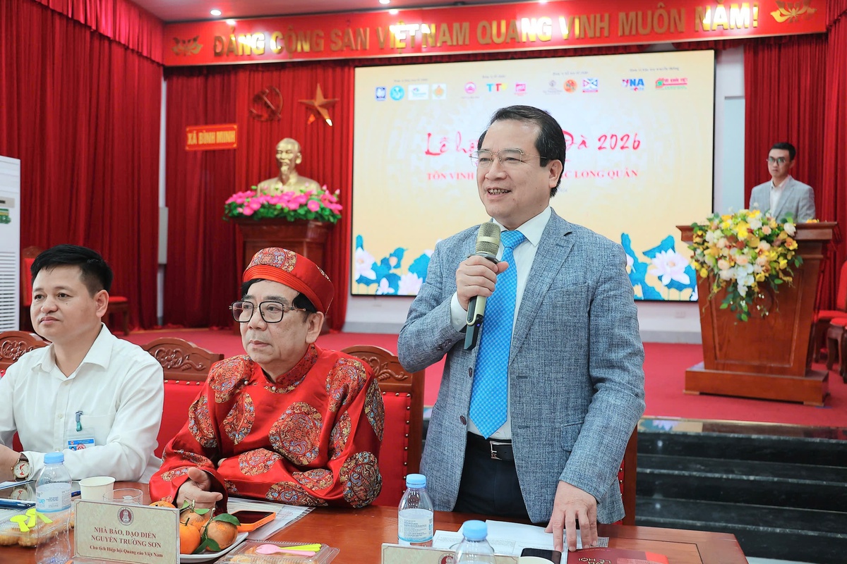 TS Hà  Văn Siêu phát biểu