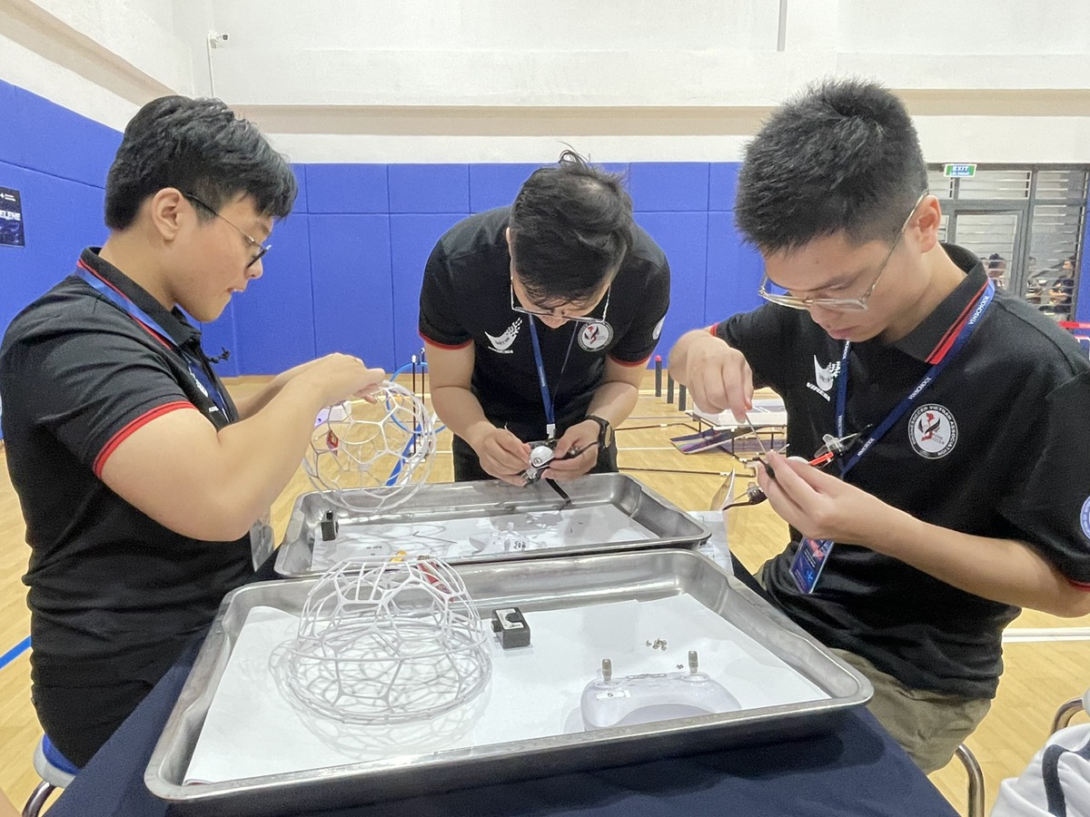 Drone Soccer - "điểm hẹn" mới trong dạy và học STEM thời công nghệ 4.0- Ảnh 2. Drone Soccer - "điểm hẹn" mới trong dạy và học STEM thời công nghệ 4.0- Ảnh 2.