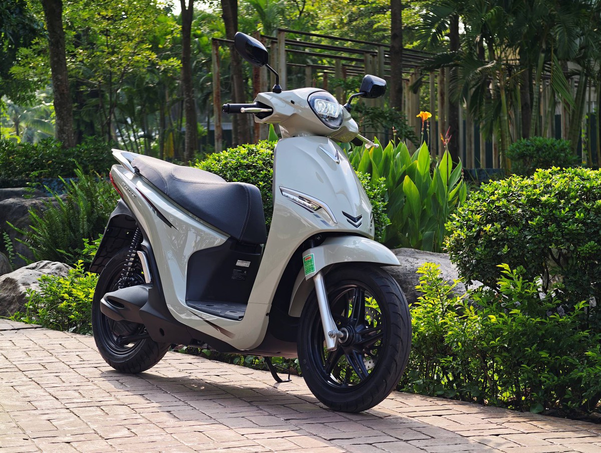 VinFast Feliz 2025 - Xe máy điện 2 pin đa dụng, đặc biệt phù hợp với người ở chung cư- Ảnh 1. VinFast Feliz 2025 - Xe máy điện 2 pin đa dụng, đặc biệt phù hợp với người ở chung cư- Ảnh 1.
