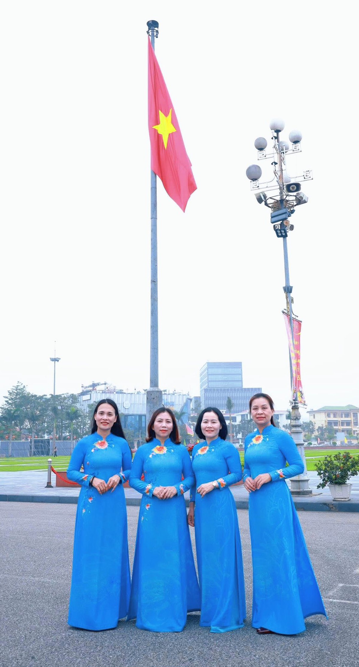 Cán bộ Hội LHPN Nghệ An đồng loạt hưởng ứng, lan tỏa ý nghĩa Tuần lễ Áo dài- Ảnh 1.