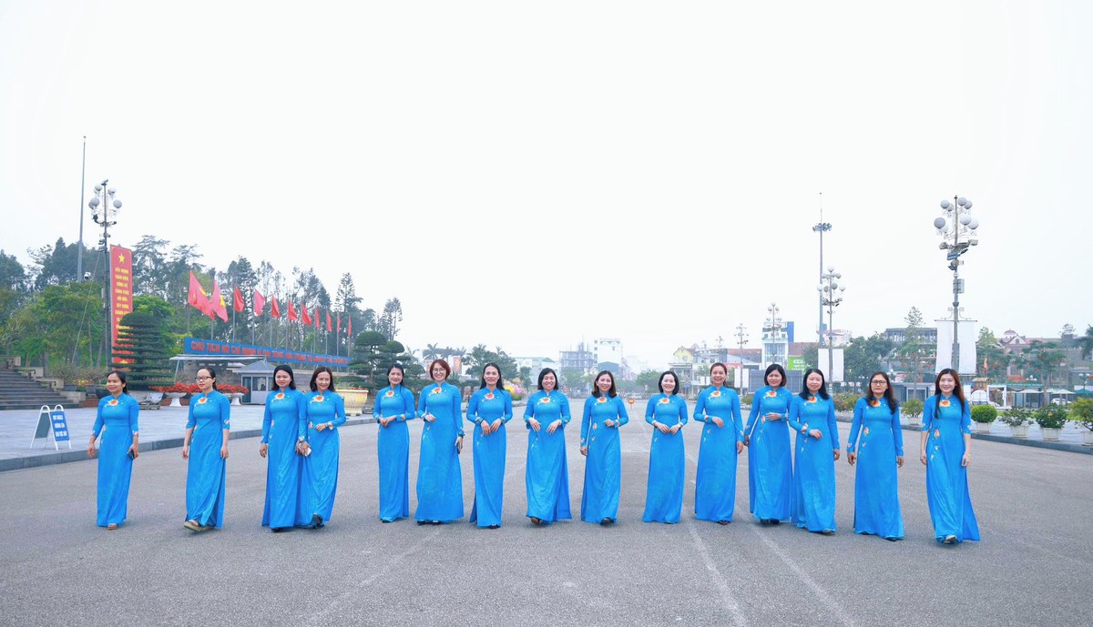 Cán bộ Hội LHPN Nghệ An đồng loạt hưởng ứng, lan tỏa ý nghĩa Tuần lễ Áo dài- Ảnh 2.