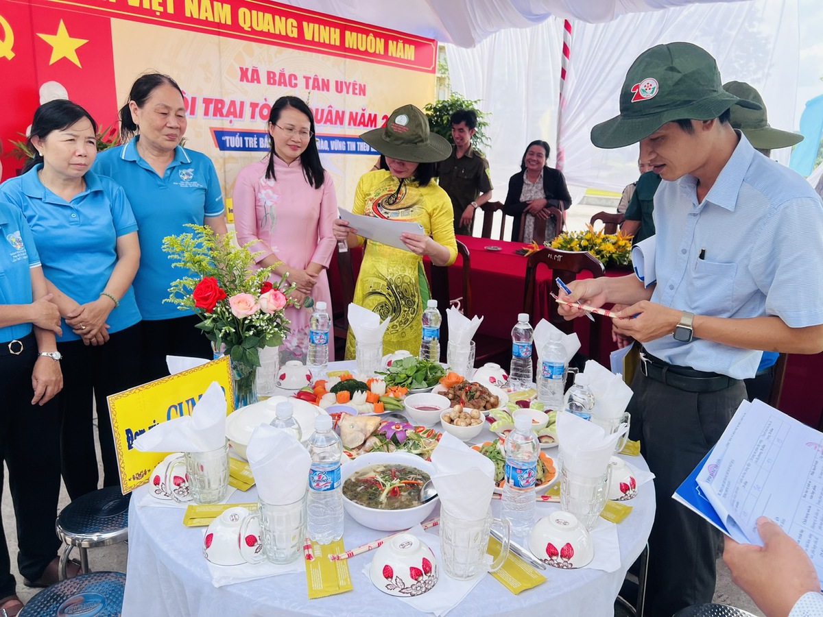 Hơn 9.000 thanh niên TPHCM lên đường nhập ngũ- Ảnh 12.