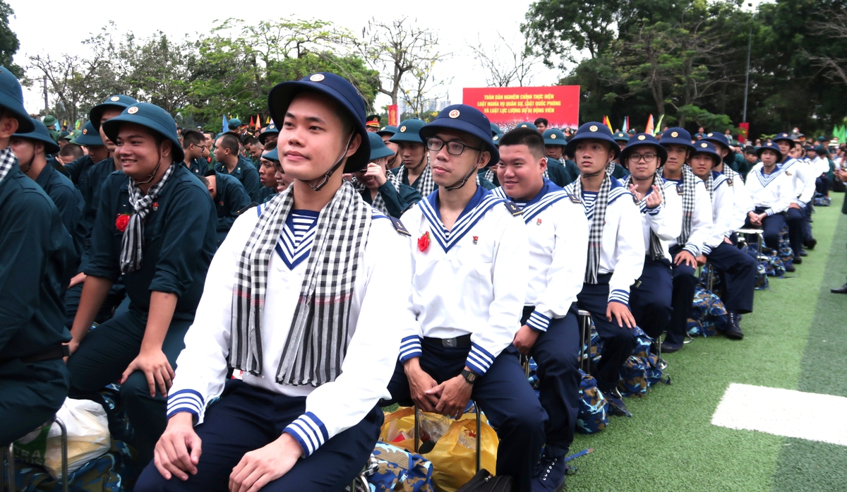 Hơn 9.000 thanh niên TPHCM lên đường nhập ngũ- Ảnh 5.
