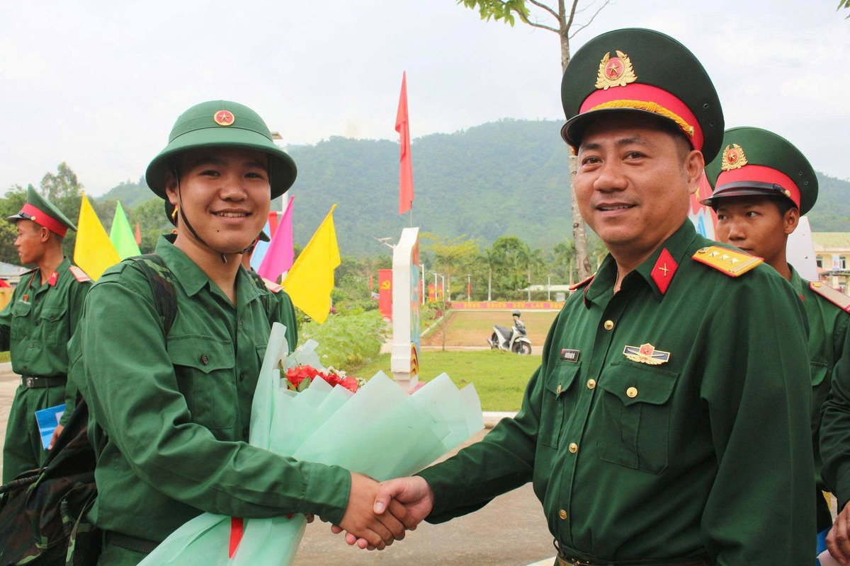 Rộn rã Ngày hội tòng quân trên khắp mọi miền Tổ quốc- Ảnh 11. Rộn rã Ngày hội tòng quân trên khắp mọi miền Tổ quốc- Ảnh 11.