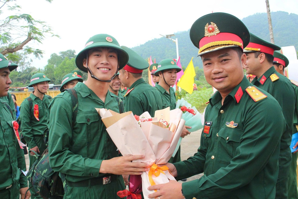 Rộn rã Ngày hội tòng quân trên khắp mọi miền Tổ quốc- Ảnh 12. Rộn rã Ngày hội tòng quân trên khắp mọi miền Tổ quốc- Ảnh 12.