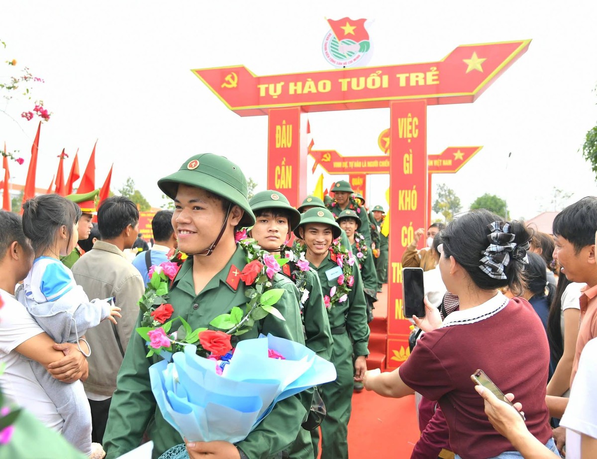 Rộn rã Ngày hội tòng quân trên khắp mọi miền Tổ quốc- Ảnh 5. Rộn rã Ngày hội tòng quân trên khắp mọi miền Tổ quốc- Ảnh 5.