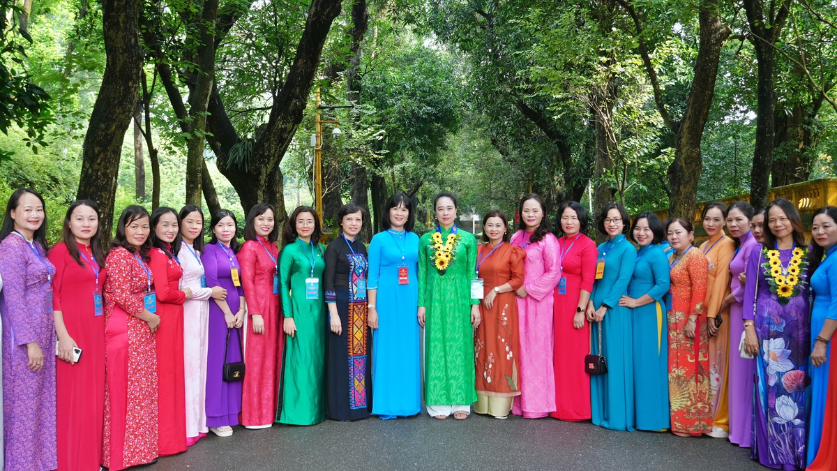 Bà Đỗ Nguyệt Ánh - Người “giữ lửa” niềm tin và khát vọng cống hiến của phụ nữ ngành Điện miền Bắc- Ảnh 5.