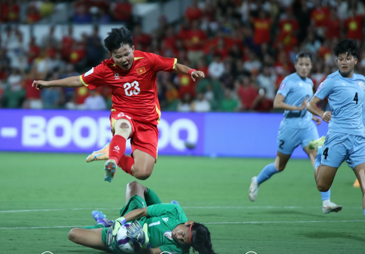 Giải vô địch bóng đá nữ châu Á 2026: Đội tuyển Việt Nam thắng trận mở màn- Ảnh 3.