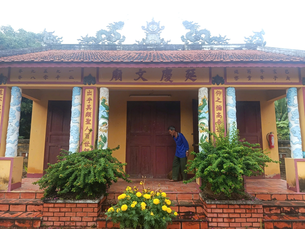 Khánh Hòa: Nhiều di tích "cửa đóng then cài" giữa mùa du lịch- Ảnh 1.