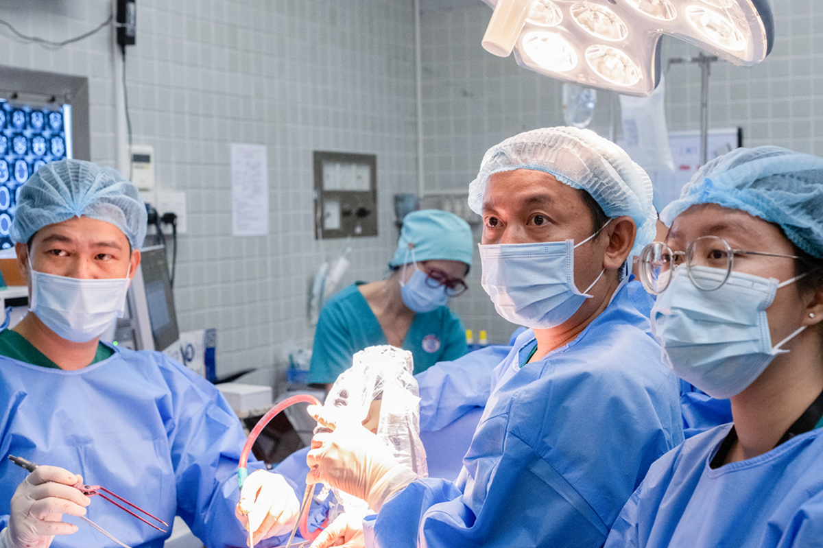 8 chuyên khoa cùng hợp sức và 10 giờ phẫu thuật cho ca bệnh “chưa từng có tiền lệ”- Ảnh 1. 8 chuyên khoa cùng hợp sức và 10 giờ phẫu thuật cho ca bệnh “chưa từng có tiền lệ”- Ảnh 1.