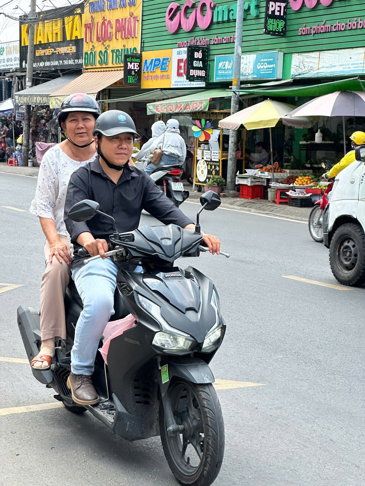 Chàng trai ngày nào cũng soạn đơn để bảo vệ thú cưng- Ảnh 2.