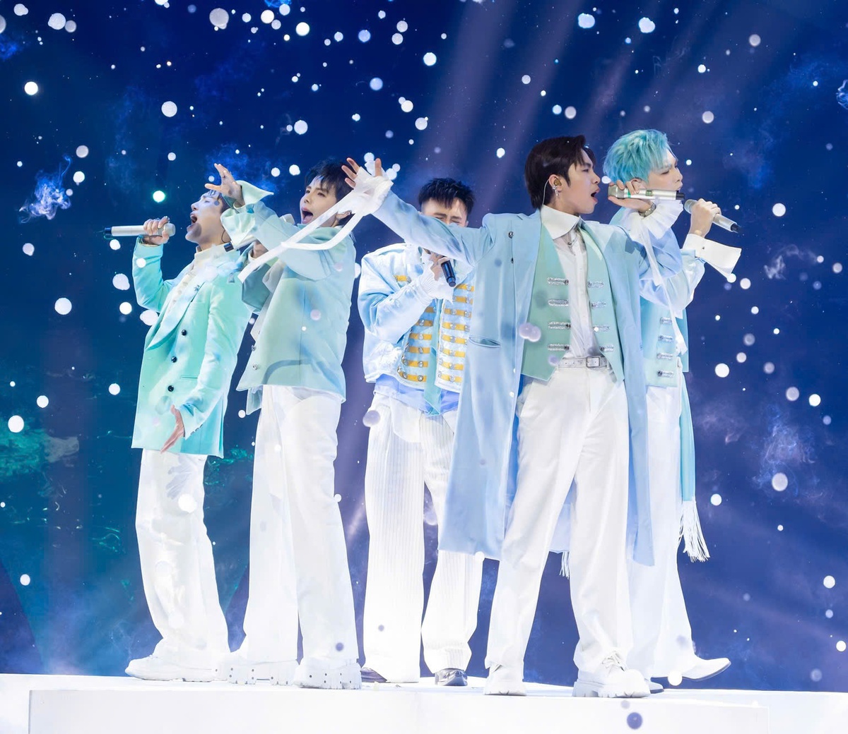 Lý do hoãn đêm nhạc "Anh trai say hi" ở Hà Nội- Ảnh 1.