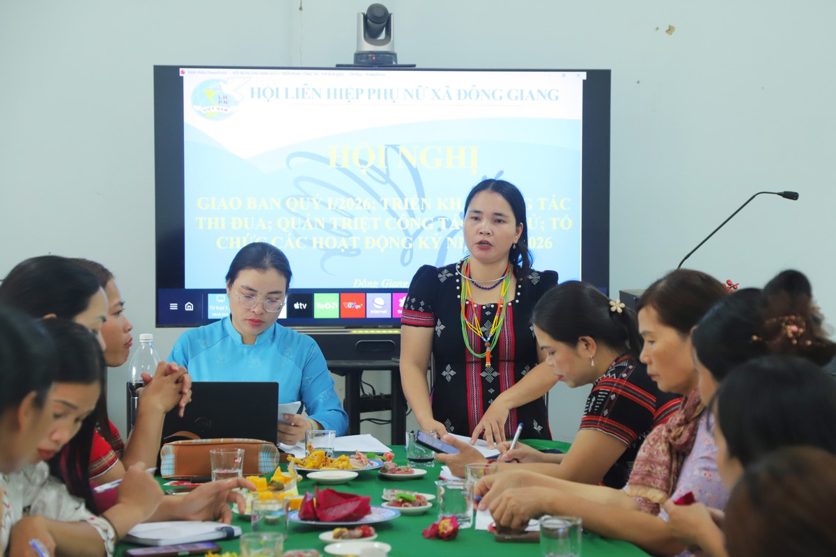 Đà Nẵng: Rực rỡ sắc màu thổ cẩm trong Tuần lễ Áo dài- Ảnh 1.