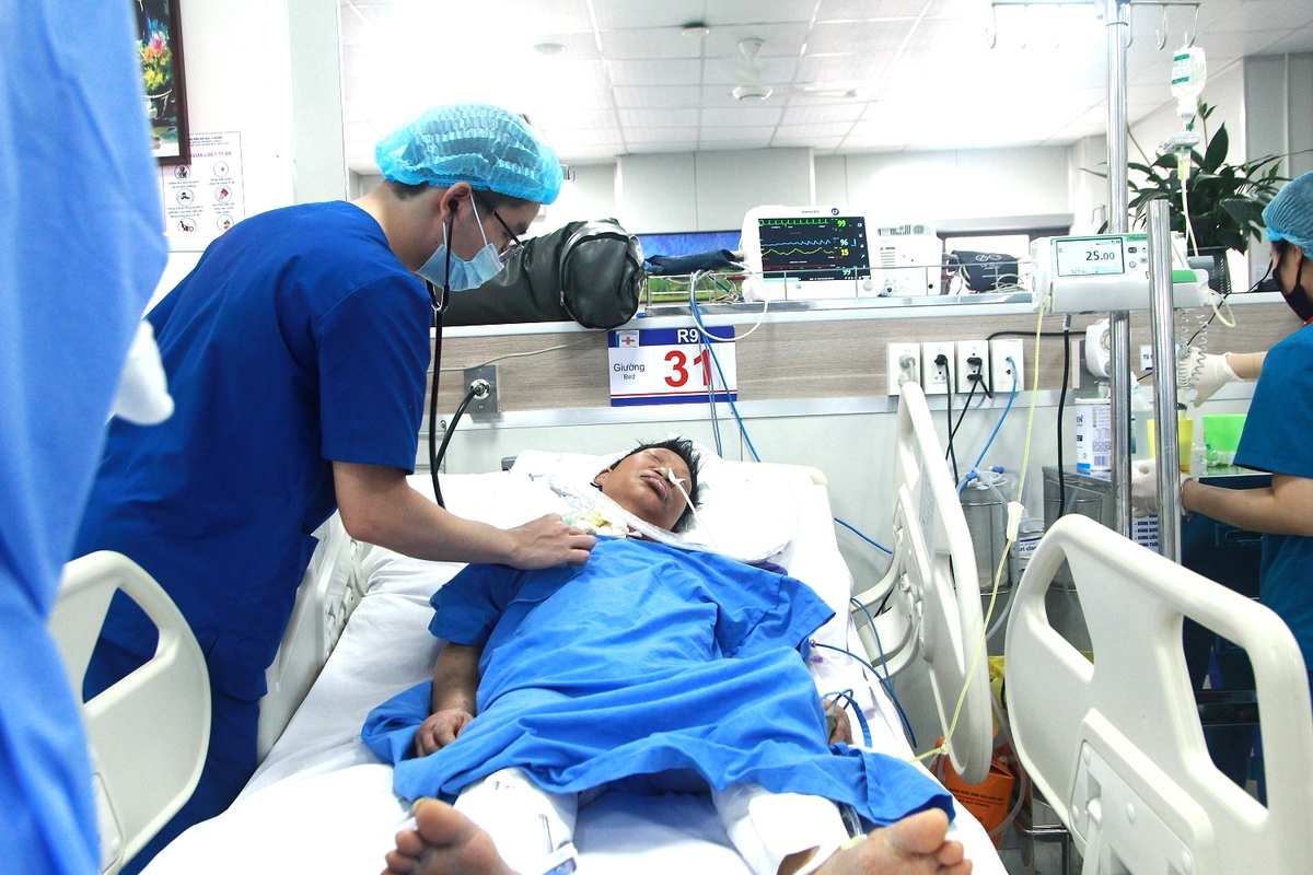 Mẹ hôn mê sâu sau hàng loạt biến chứng, gia đình kiệt quệ vì viện phí- Ảnh 1.