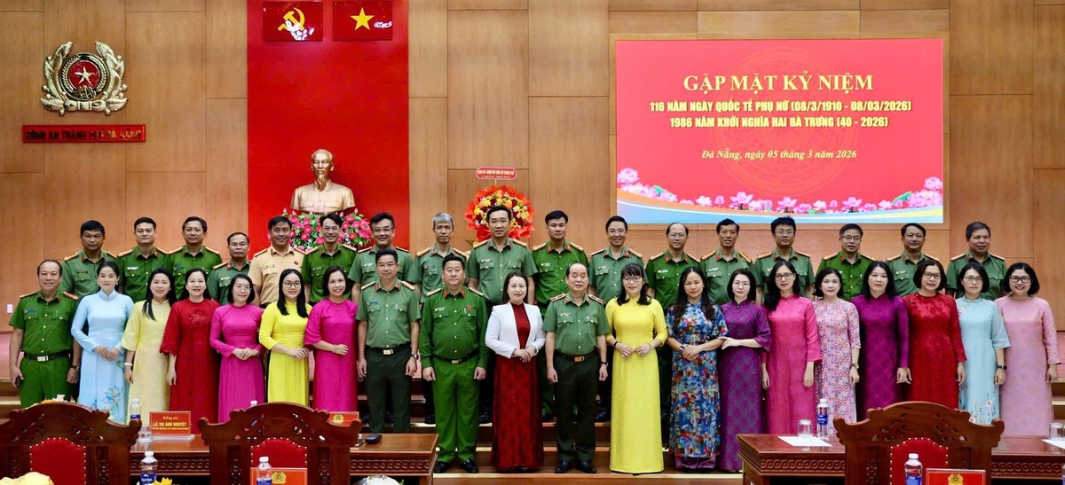 Hội Phụ nữ Công an Đà Nẵng phát động phong trào "Nuôi heo đất vì người nghèo"- Ảnh 3.