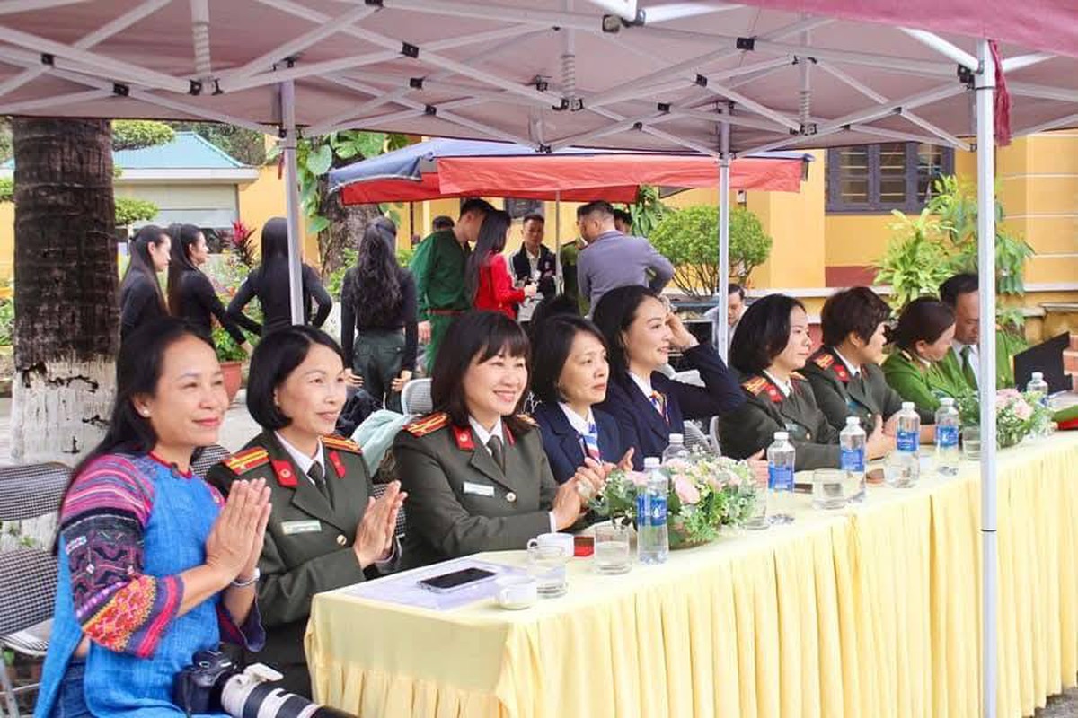 Phụ nữ Công an Hải Phòng: “Thắp sáng ước mơ hoàn lương” ở trại giam Xuân Nguyên- Ảnh 1.