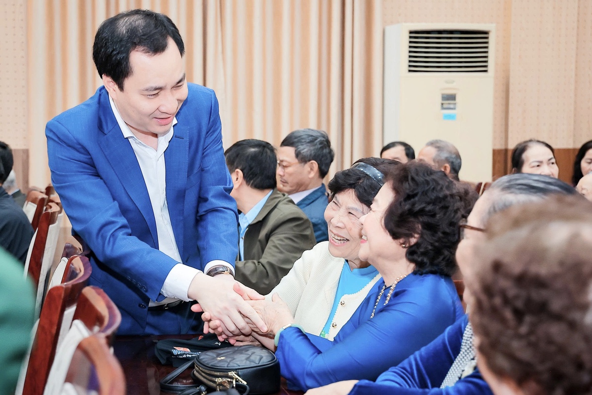 Ứng cử viên ĐBQH khóa XVI Vũ Văn Tiến: "Không xem cam kết là khẩu hiệu, mà là kỷ luật hành động"- Ảnh 3.