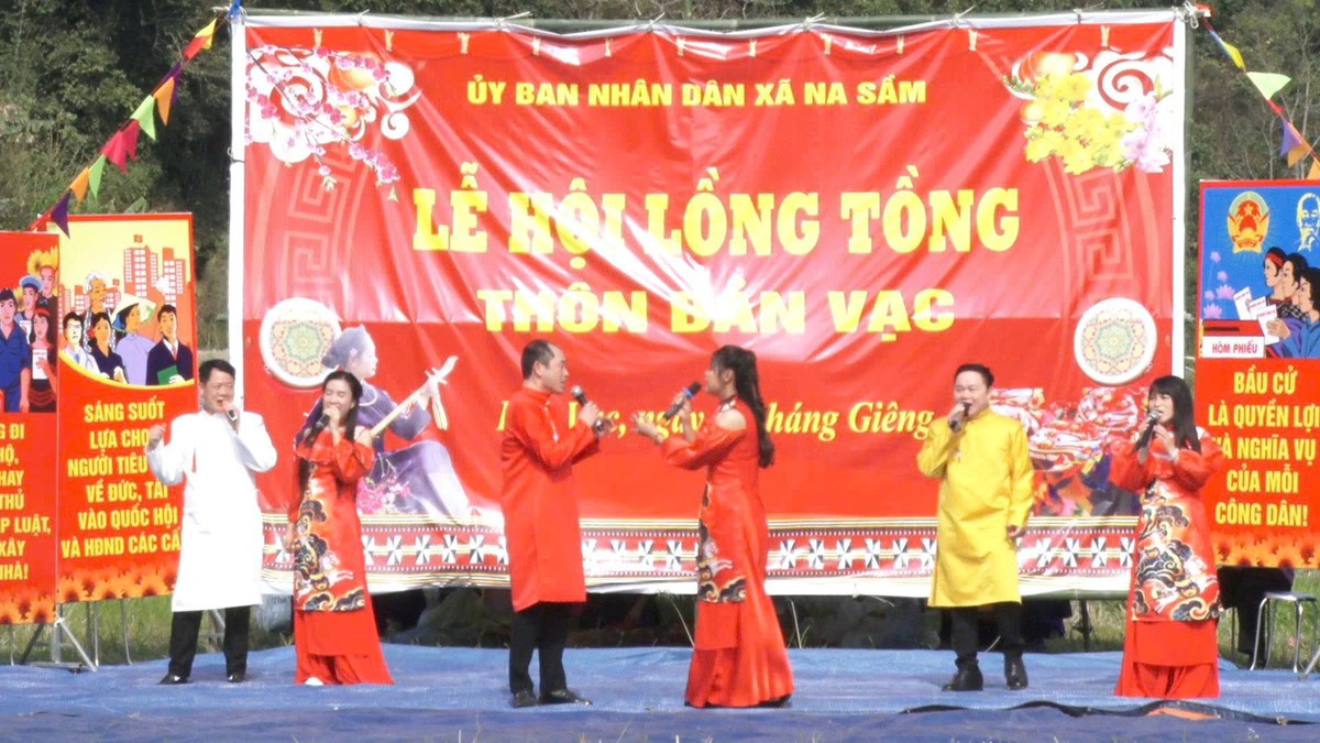 Đẩy mạnh tuyên truyền lưu động về bầu cử trong các lễ hội xuân xứ Lạng- Ảnh 2.