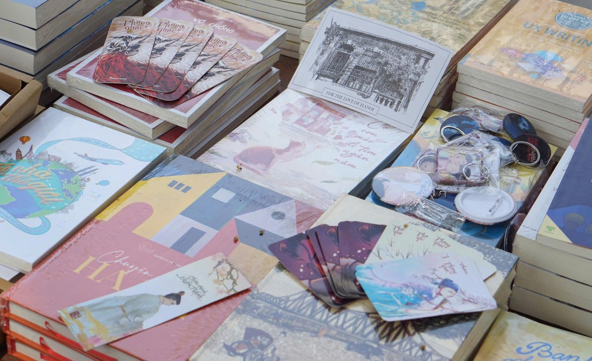 Sinh viên Học viện Báo chí & Tuyên truyền hưởng ứng Ngày Sách và Văn hóa đọc Việt Nam- Ảnh 1.