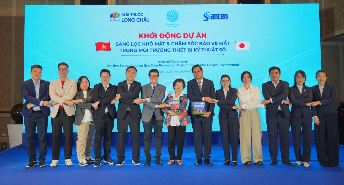 Long Châu đồng hành thương hiệu nhãn khoa từ Nhật Bản Santen khởi động chương trình tầm soát khô mắt sớm cho cộng đồng
- Ảnh 4.