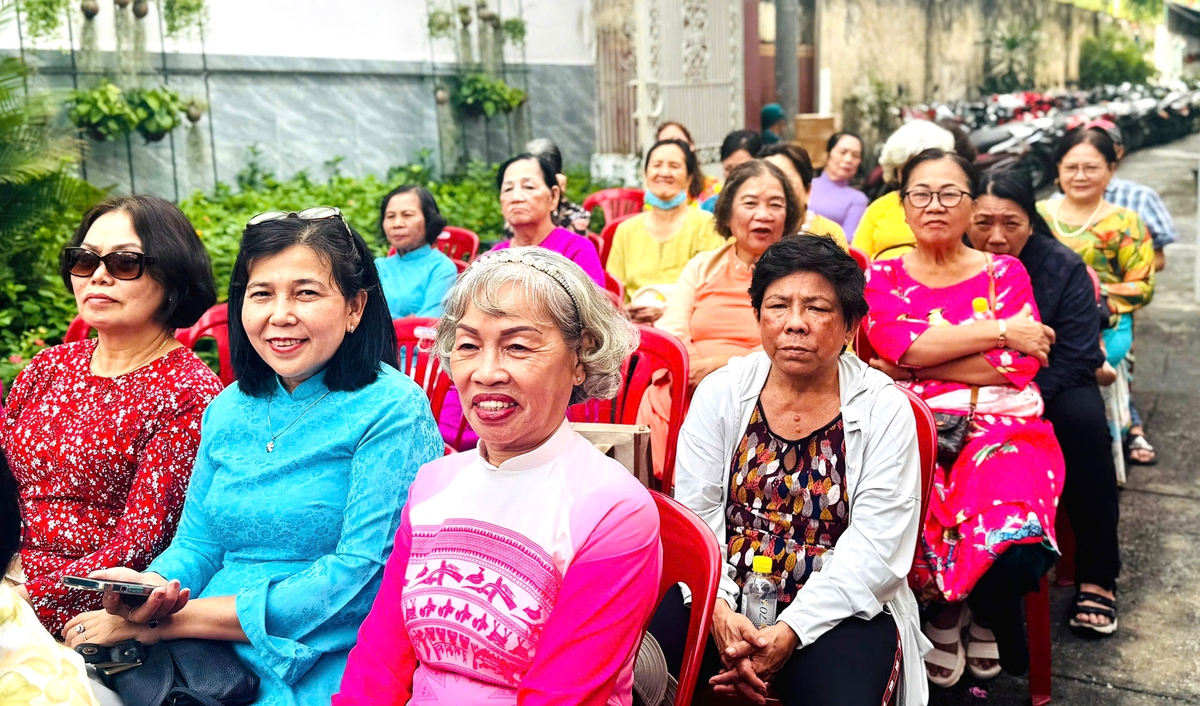 Đông đảo đông đảo cán bộ, hội viên phụ nữ tham gia buổi họp mặt. Ảnh: Hồ Lam