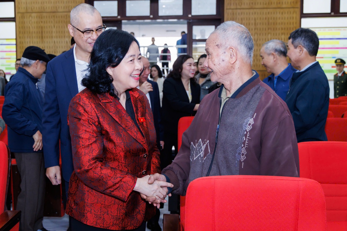 Chủ tịch UBTƯ MTTQ Việt Nam Bùi Thị Minh Hoài tiếp xúc cử tri tỉnh Phú Thọ- Ảnh 4.