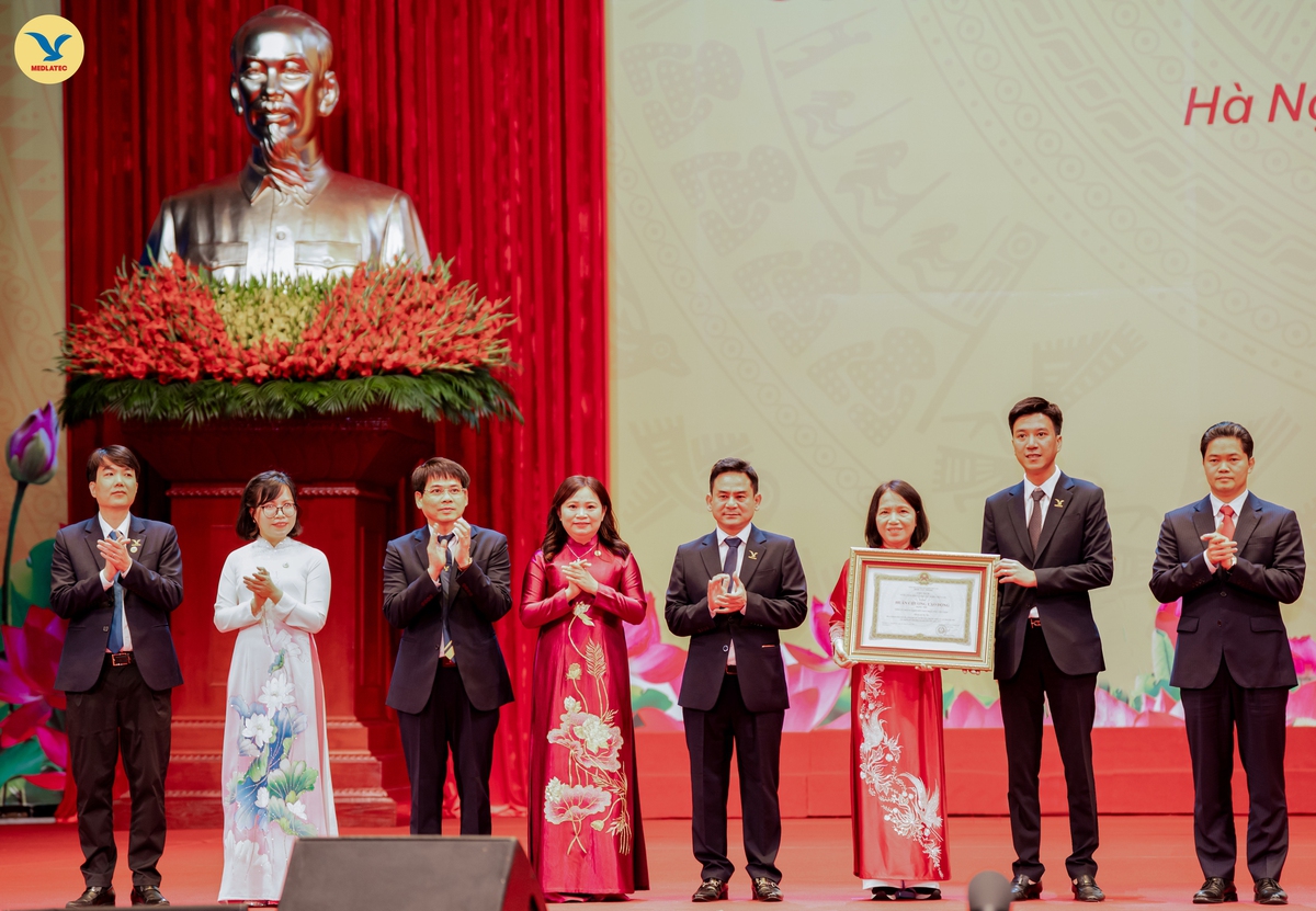 MEDLATEC đón nhận Huân chương Lao động hạng Nhì: Nỗ lực bền bỉ chăm sóc sức khỏe cộng đồng trong 3 thập kỷ- Ảnh 1.