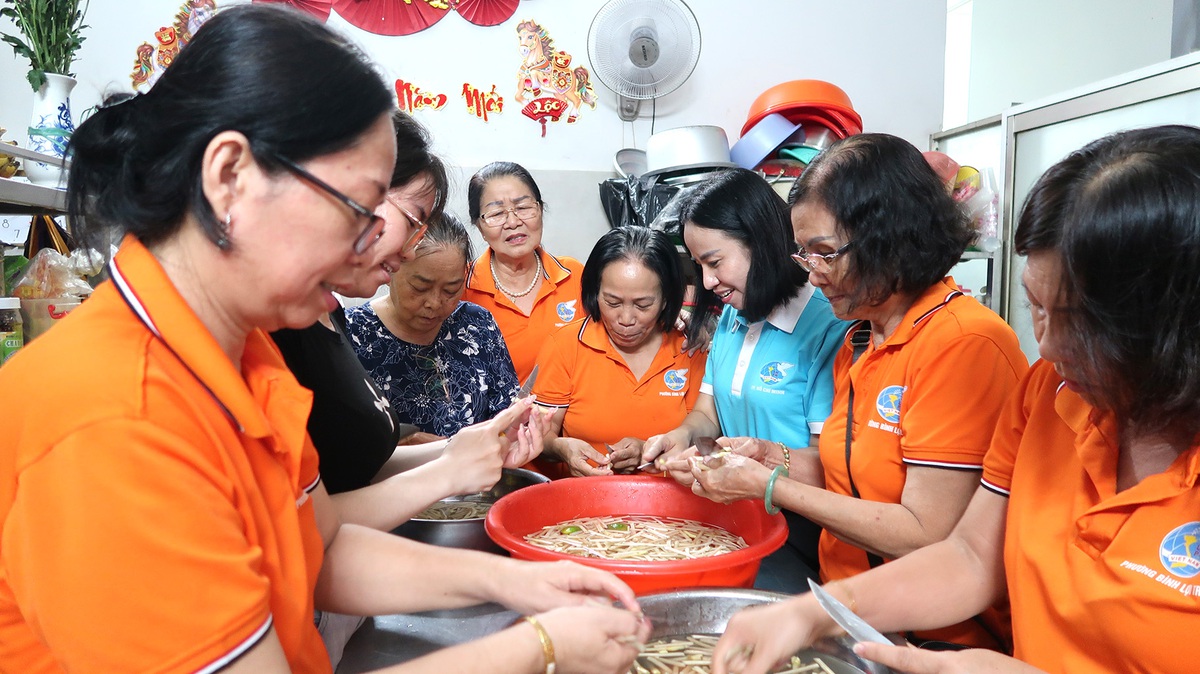 Thay đóa hồng bằng những hành động thiết thực, để Ngày 8/3 thêm ý nghĩa- Ảnh 1.