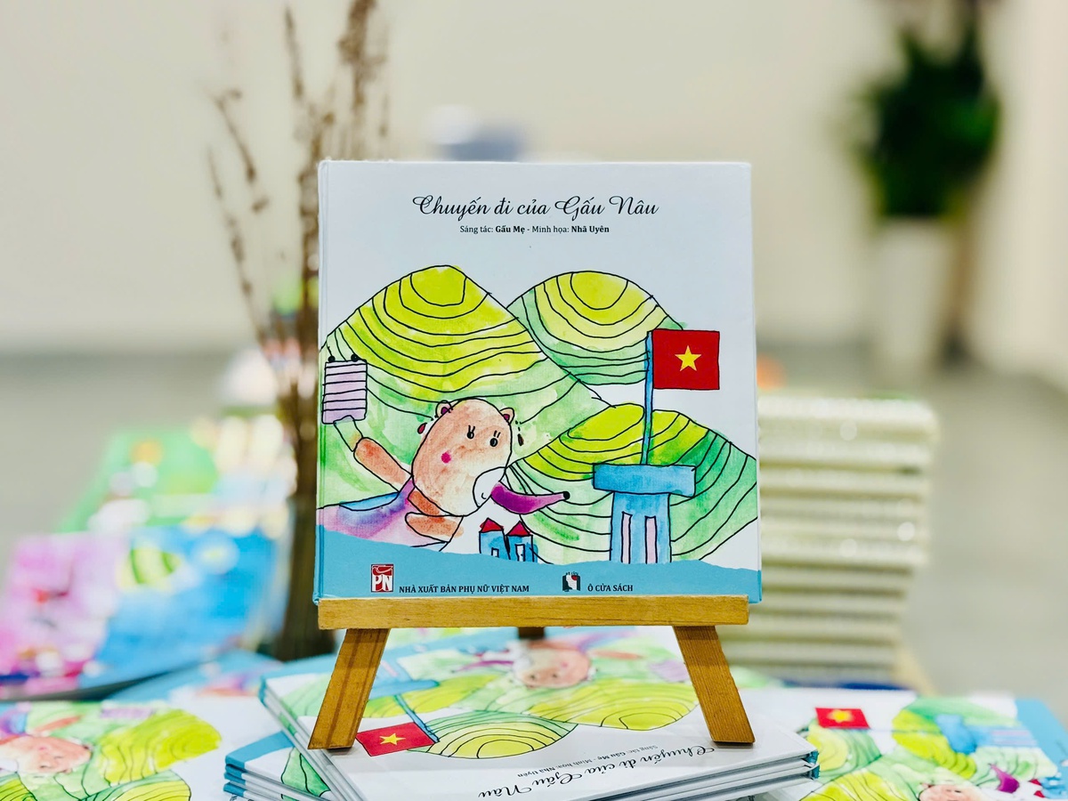 Sách Chuyến đi của Gấu Nâu do NXB Phụ Nữ Việt Nam ấn hành. Ảnh: Hồ Lam