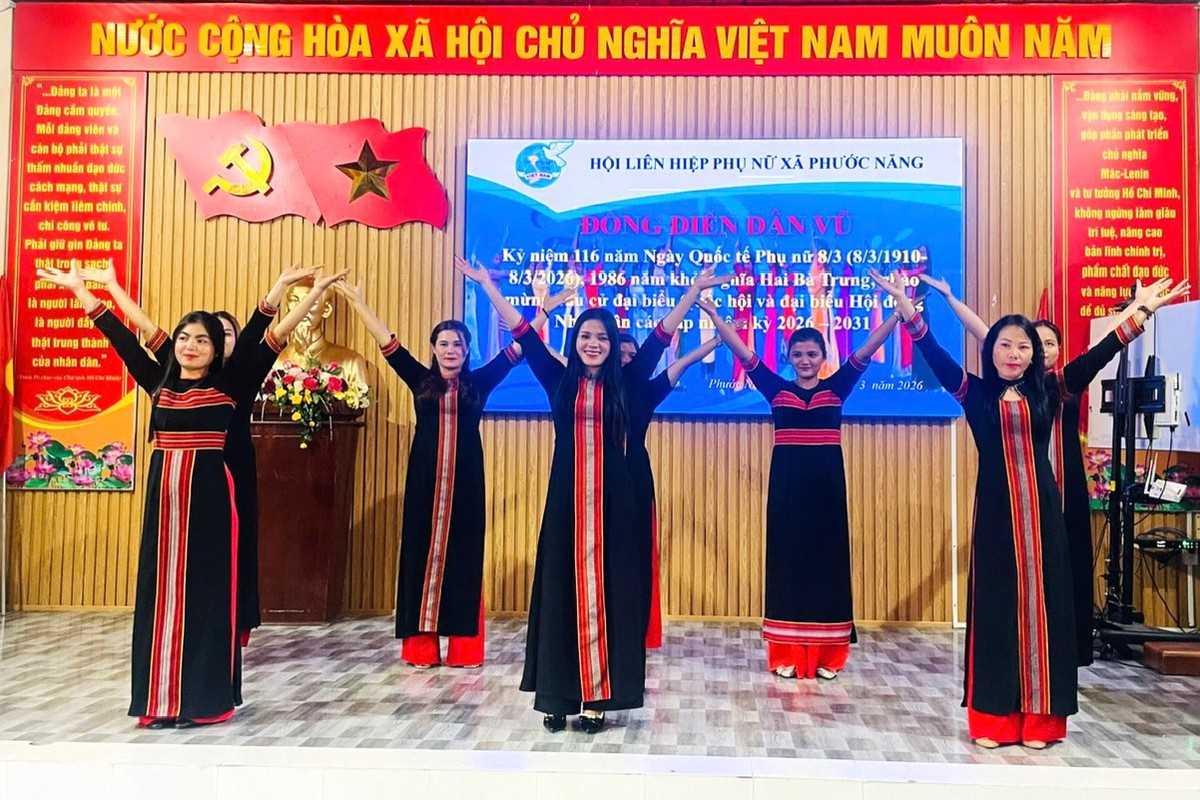 Đà Nẵng: Rực rỡ sắc màu thổ cẩm trong Tuần lễ Áo dài- Ảnh 7.