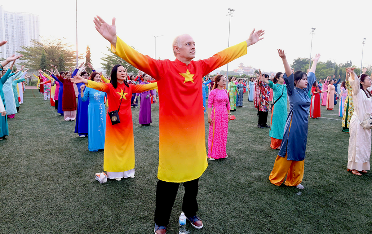 TPHCM: Hơn 3.000 người đồng diễn dân vũ kỷ niệm Ngày Quốc tế Phụ nữ 8/3- Ảnh 4.