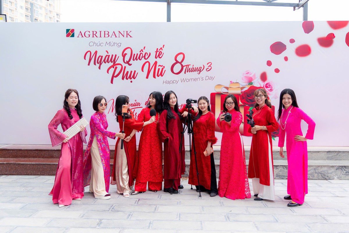 Lan tỏa vẻ đẹp phụ nữ Agribank trong tà áo dài- Ảnh 7.