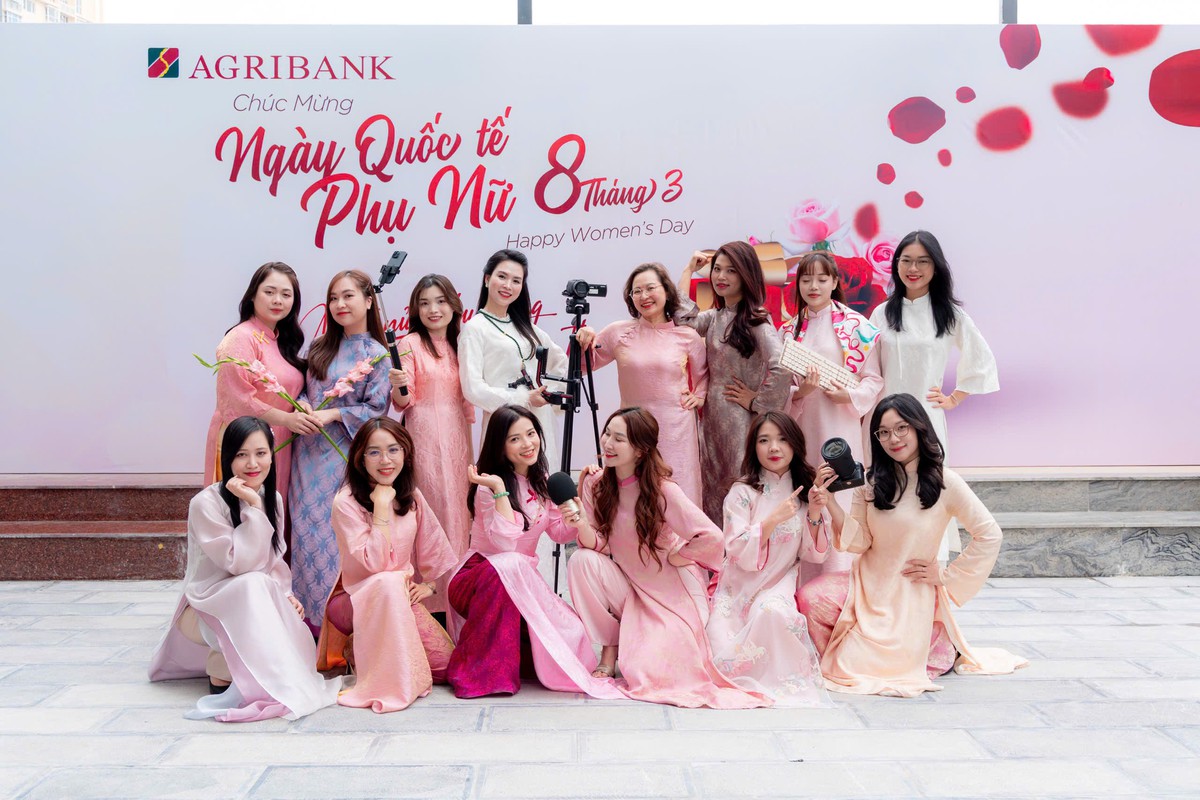 Lan tỏa vẻ đẹp phụ nữ Agribank trong tà áo dài- Ảnh 5.