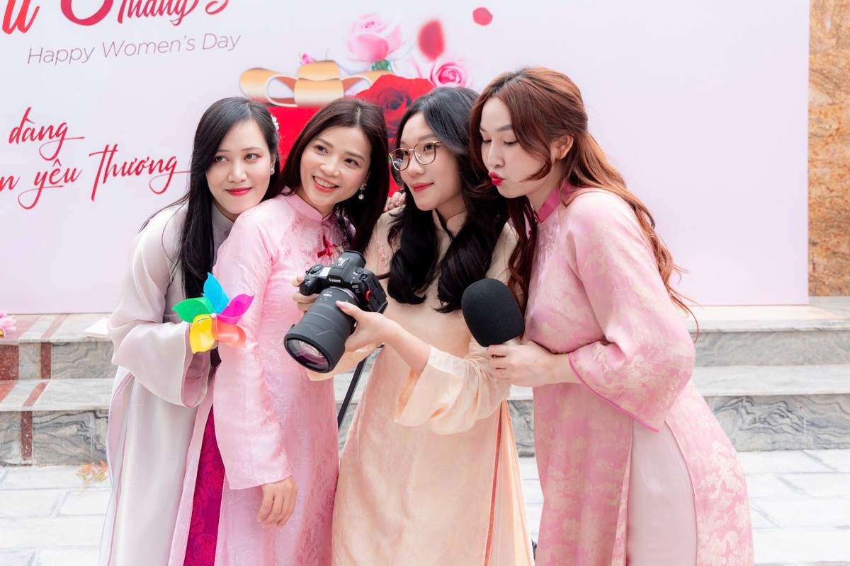 Lan tỏa vẻ đẹp phụ nữ Agribank trong tà áo dài- Ảnh 6.