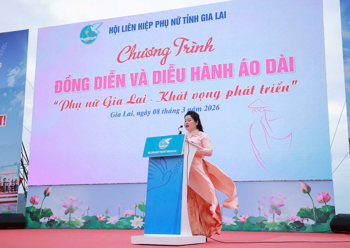 500 hội viên, phụ nữ Gia Lai đồng diễn, diễu hành áo dài để lan tỏa khát vọng phát triển- Ảnh 5.