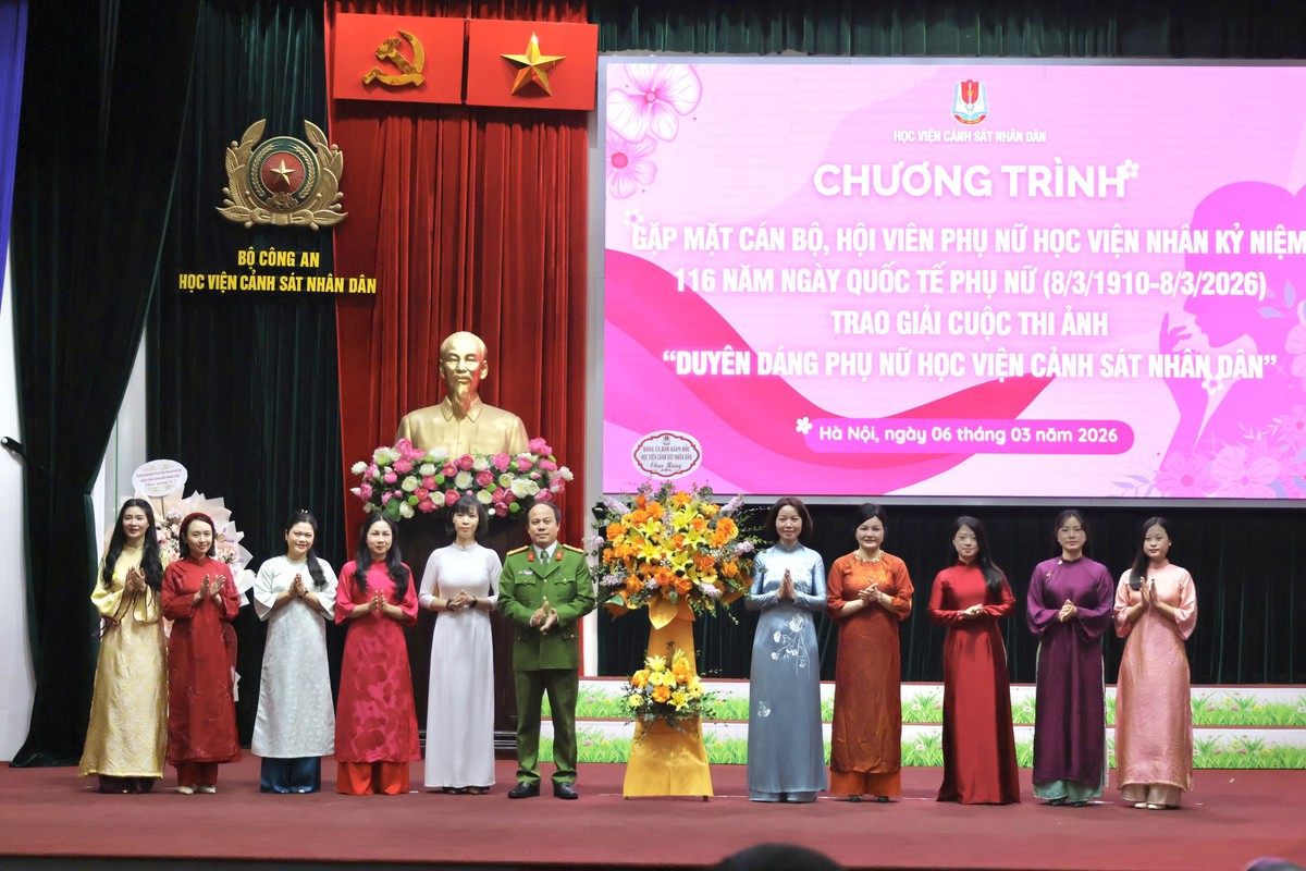 Gặp mặt cán bộ Hội và trao giải cuộc thi ảnh "Duyên dáng Phụ nữ Học viện Cảnh sát nhân dân"- Ảnh 1.